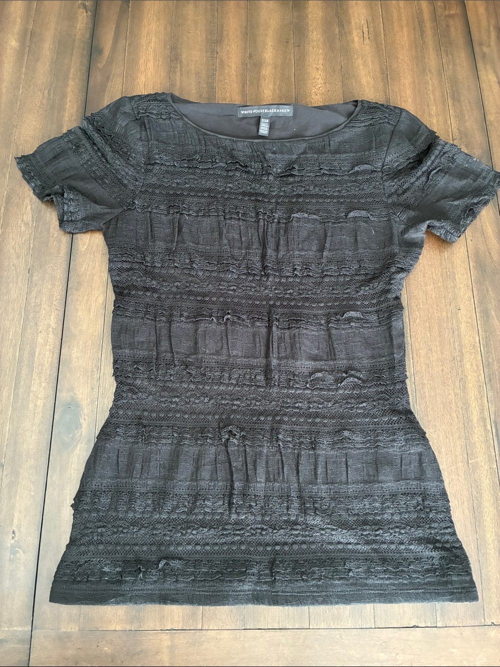Black short sleeve textured top